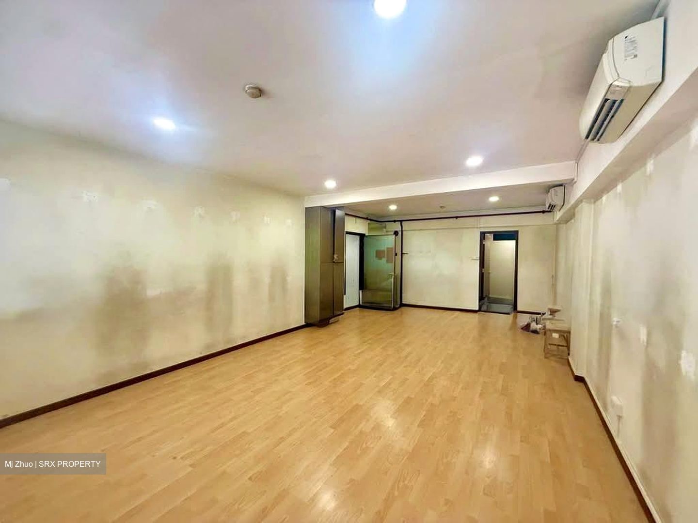 Beach Road (D7), Office #578548191